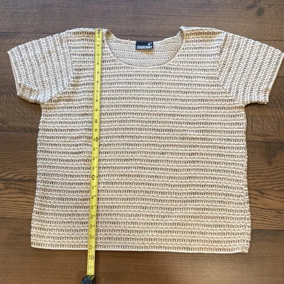 Woman’s Sweater - Picture 2 of 3